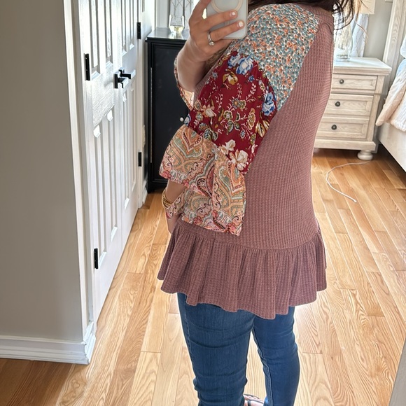 Umgee size medium ruffle sleeve top - Picture 6 of 6